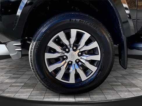 Used 2023 Toyota Tacoma Limited image 10