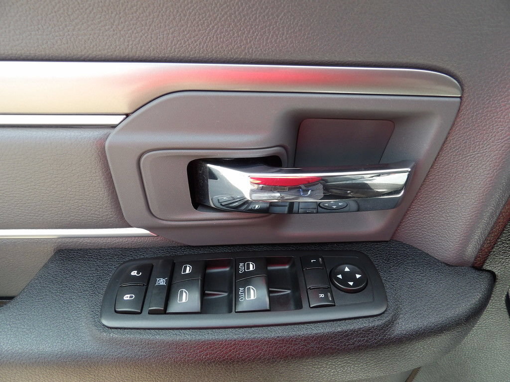 Used 2022 RAM 1500 Classic SLT RWD image 15