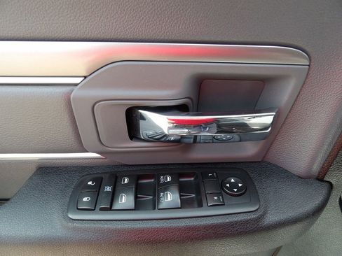 Used 2022 RAM 1500 Classic SLT image 15