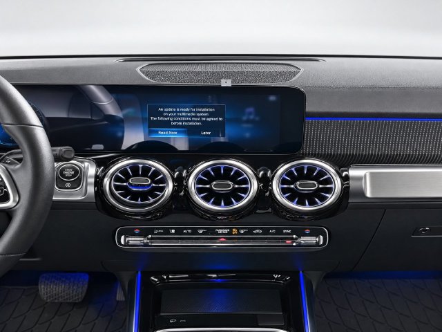 Certified 2023 Mercedes-Benz GLB 250 4MATIC image 20