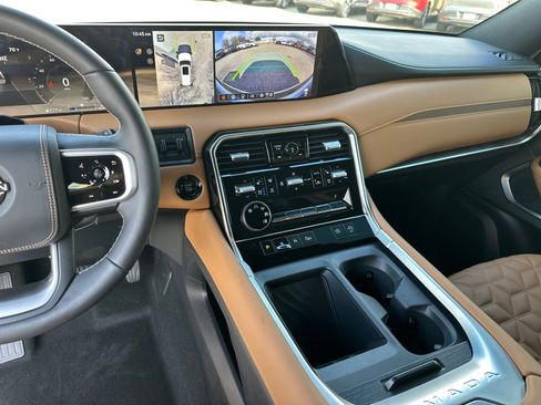 Certified 2026 Nissan Armada Platinum Reserve image 34