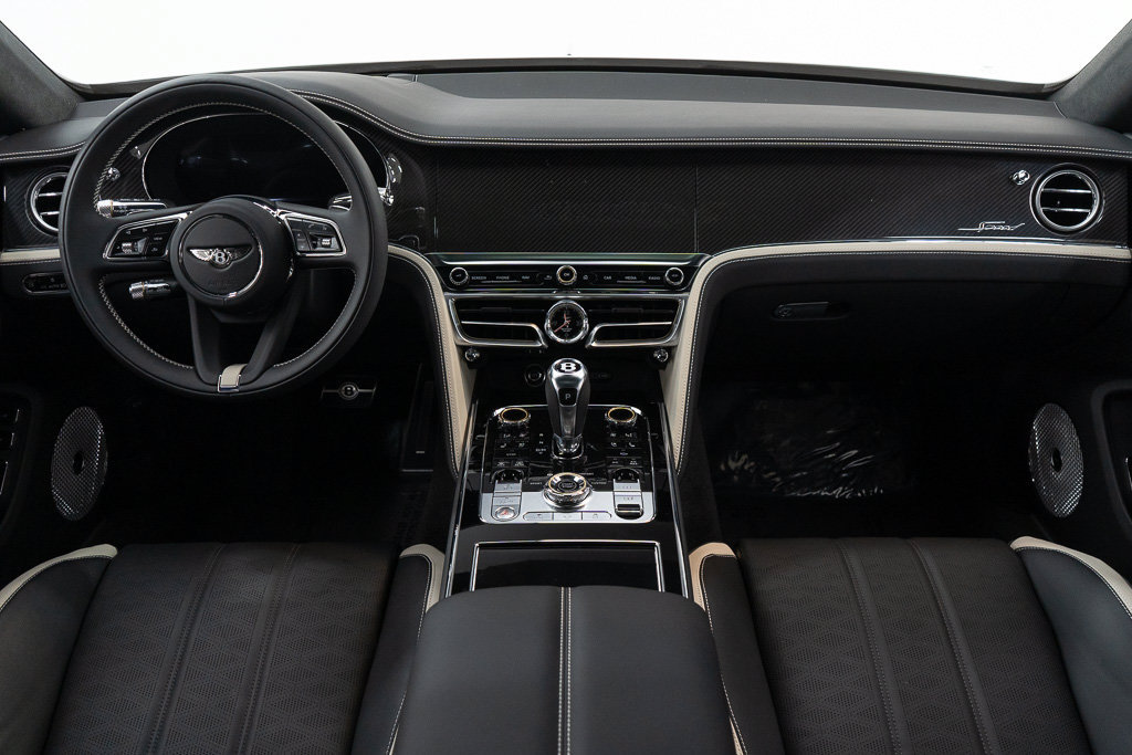 Used 2025 Bentley Flying Spur Plug-In Hybrid AWD/4WD image 28