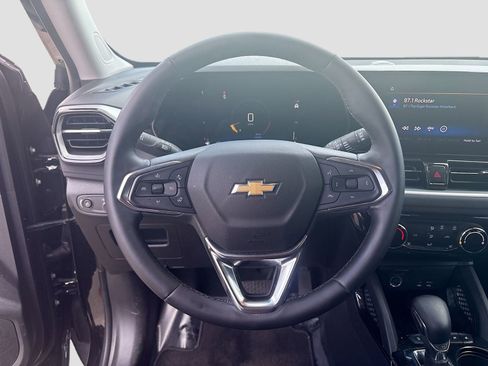 Used 2024 Chevrolet TrailBlazer LT w/ LT Cold Weather Package image 11