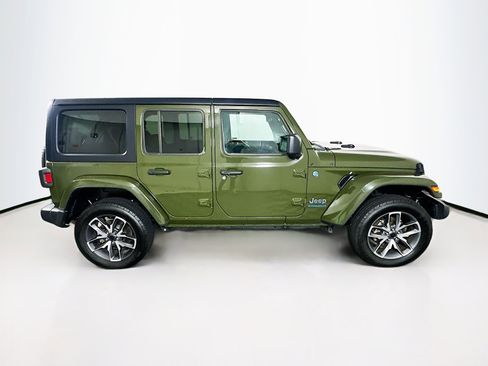 Used 2024 Jeep Wrangler Unlimited AWD/4WD image 10