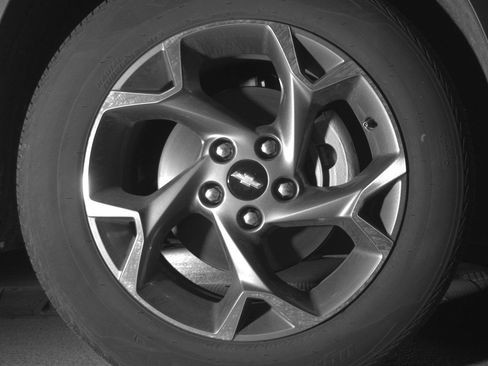 Used 2025 Chevrolet Trax LT w/ LT Convenience Package image 13