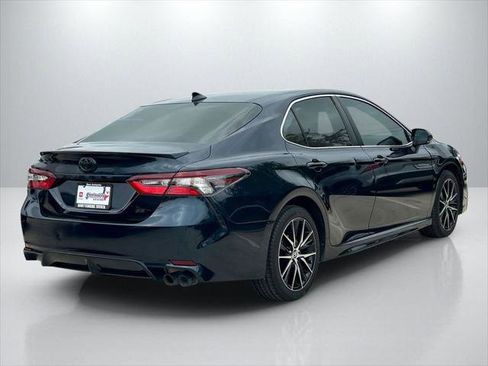 Certified 2021 Toyota Camry SE w/ Convenience Package FWD image 5