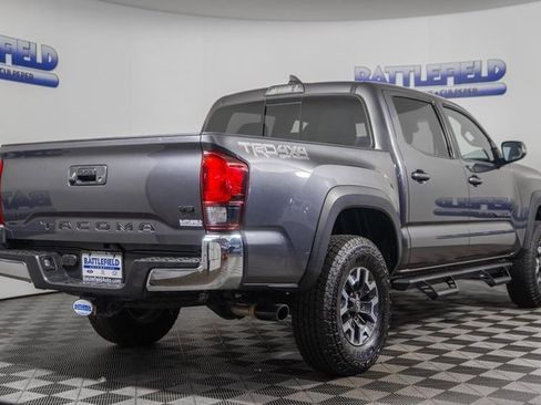 Used 2019 Toyota Tacoma TRD Off-Road image 10