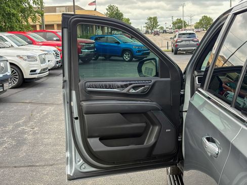 Used 2024 GMC Yukon XL Denali w/ Advanced Technology Package AWD/4WD image 24