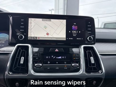 Used 2023 Kia Sorento SX image 27