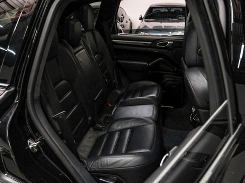 Used 2014 Porsche Cayenne Turbo S AWD/4WD image 40