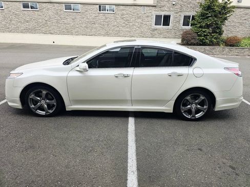Used 2010 Acura TL SH-AWD image 2
