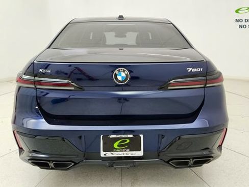 Used 2023 BMW 760i xDrive AWD/4WD image 5
