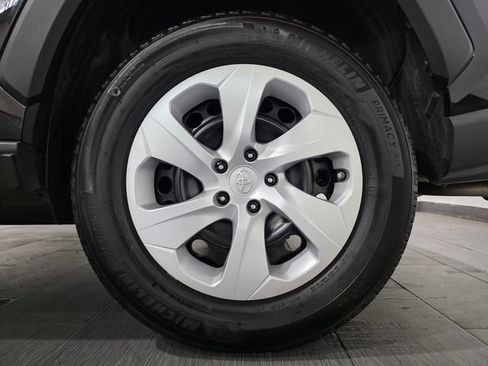 Used 2024 Toyota RAV4 LE AWD/4WD image 23