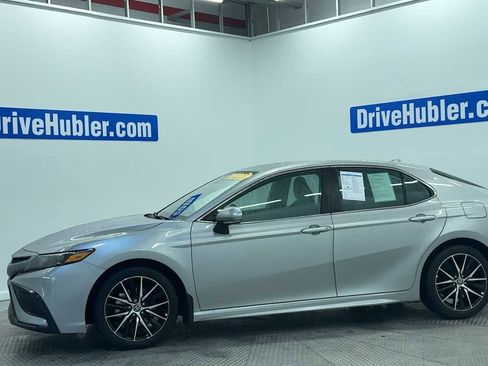 Used 2024 Toyota Camry SE image 6