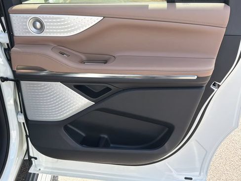 New 2027 Lincoln Navigator L Black Label AWD/4WD image 17