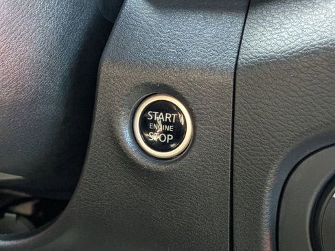Used 2024 Nissan Frontier PRO-4X w/ Technology Package AWD/4WD image 29