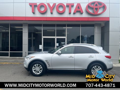 Used 2017 INFINITI QX70 2WD w/ Premium Package image 1