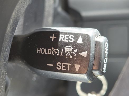 Used 2019 Toyota Tundra SR5 AWD/4WD image 11