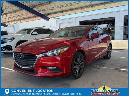 Used 2018 MAZDA MAZDA3 Touring FWD image 2