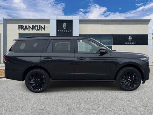 New 2026 Lincoln Navigator Reserve w/ Jet Appearance Package AWD/4WD image 8