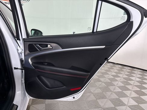 Used 2025 Genesis G70 3.3T Advanced image 28