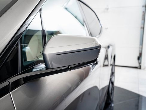 Used 2023 BMW iX M60 image 14