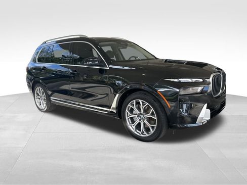 Used 2025 BMW X7 xDrive40i image 2