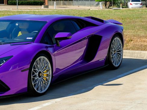 Used 2018 Lamborghini Aventador S AWD/4WD image 9
