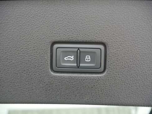 Certified 2023 Audi Q8 Premium Plus w/ Premium Plus Package image 28