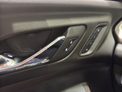 Used 2022 GMC Acadia Denali w/ GMC Pro Grade Package image 33