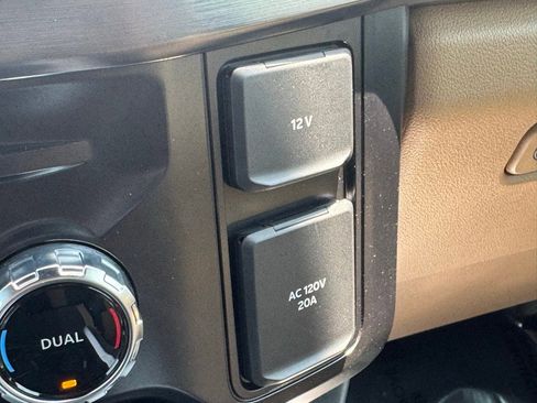 New 2025 Ford F250 Lariat w/ Lariat Ultimate Package image 38