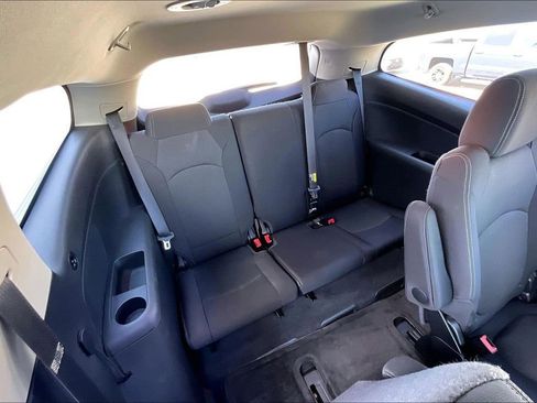 Used 2017 Chevrolet Traverse LT w/ Style and Technology Package image 28
