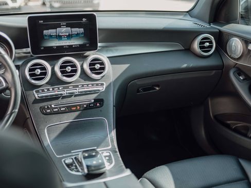 Used 2017 Mercedes-Benz GLC 300 w/ Premium 2 Package image 9