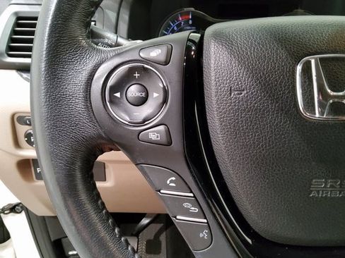 Certified 2017 Honda Pilot Touring image 29