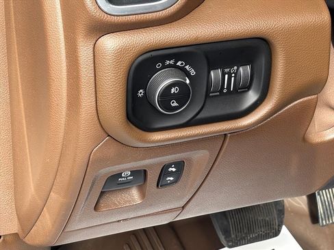 Used 2020 RAM 1500 Laramie image 8