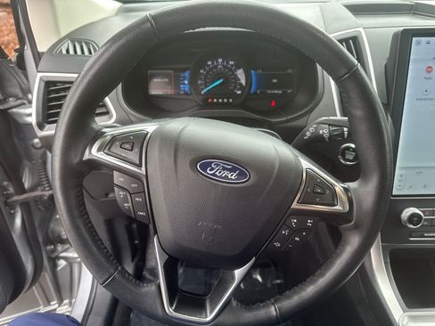 Used 2024 Ford Edge SEL image 9