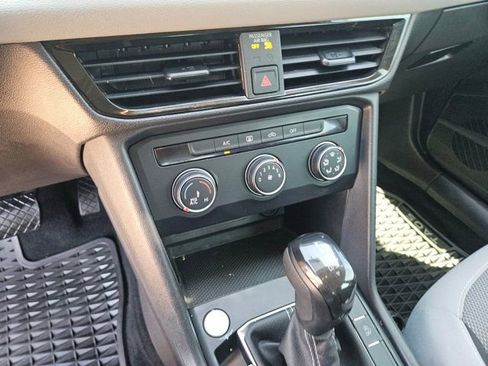 Used 2022 Volkswagen Taos S image 15