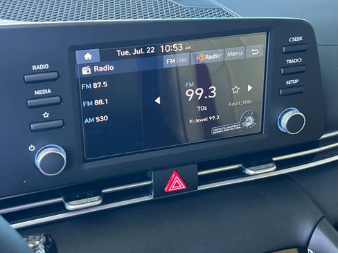 New 2025 Hyundai Elantra Blue image 18