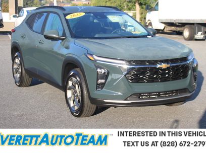 Used 2025 Chevrolet Trax LT w/ Driver Confidence Package