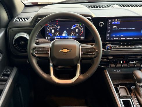 Used 2024 Chevrolet Colorado LT w/ LT Convenience Package image 13