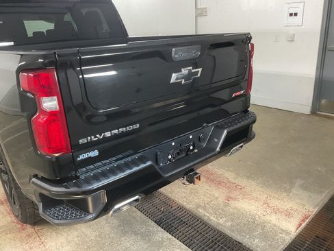 Used 2024 Chevrolet Silverado 1500 RST w/ Z71 Off-Road Package AWD/4WD image 5