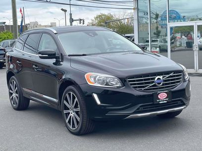 Used 2016 Volvo XC60 T5 Premier w/ Proximity Package