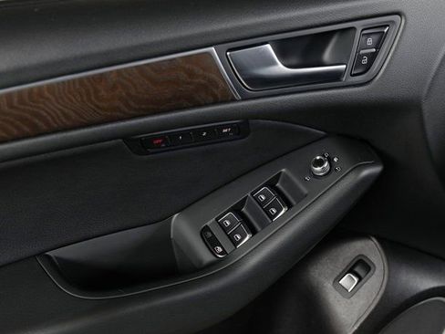 Used 2017 Audi Q5 2.0T Premium Plus w/ Technology Package image 28