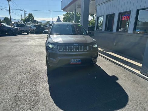 Used 2022 Jeep Compass Sport AWD/4WD image 31