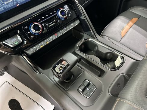 Certified 2022 GMC Sierra 1500 AT4 w/ AT4 Premium Package image 17