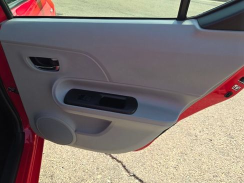 Used 2013 Toyota Prius C Three FWD image 7