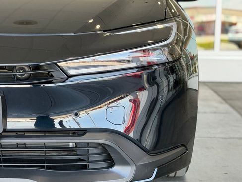Used 2024 Toyota Prius LE FWD image 6