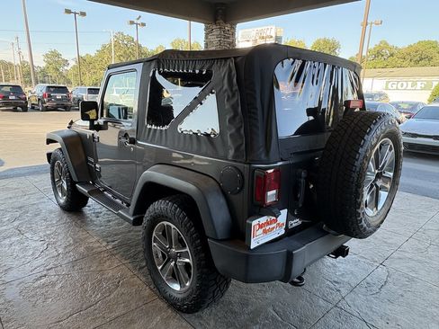 Used 2018 Jeep Wrangler Sport AWD/4WD image 8