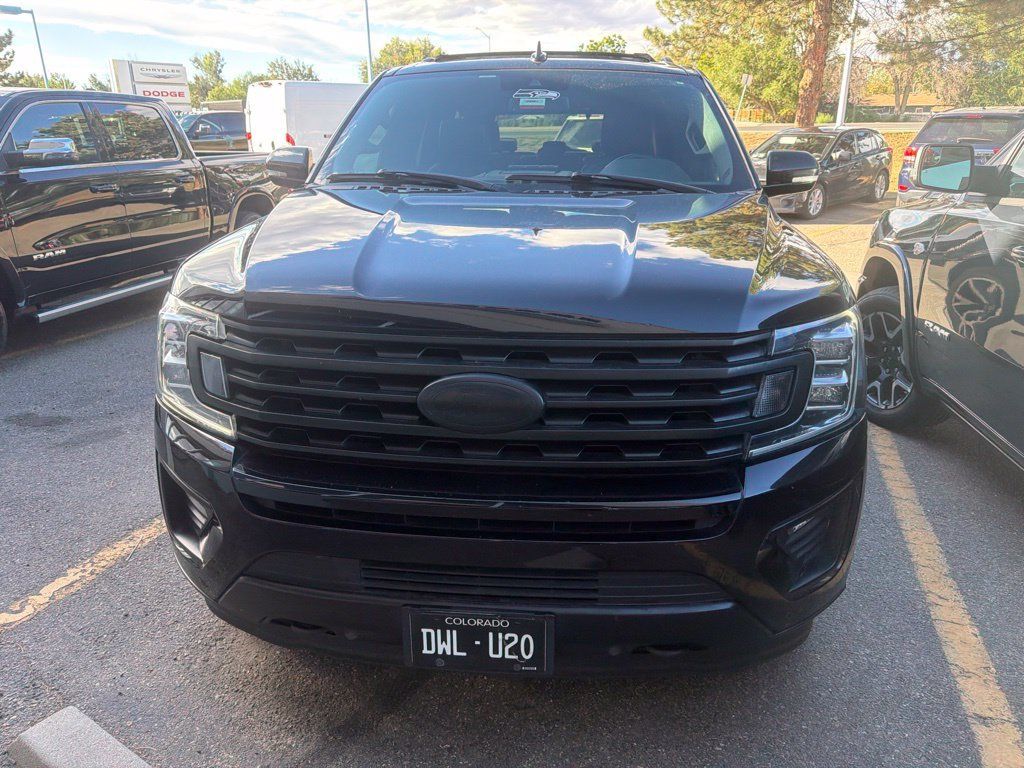 Used 2018 Ford Expedition Limited w/ Equipment Group 301A AWD/4WD image 2