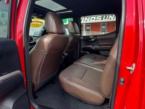 Used 2017 Toyota Tacoma Limited w/ Tow Package RWD image 8